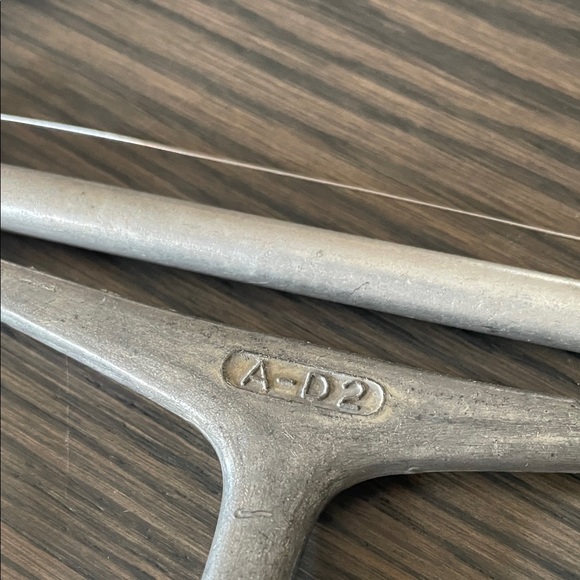 Vintage Metal Peeler Set - Picture 3 of 6